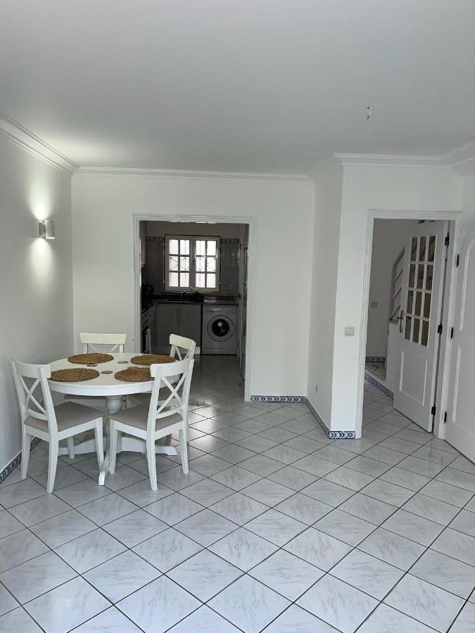 Relaxing 2 Bedroom House 5 Minutes Away From Vilamoura Marina กัวเตย์รา ภายนอก รูปภาพ
